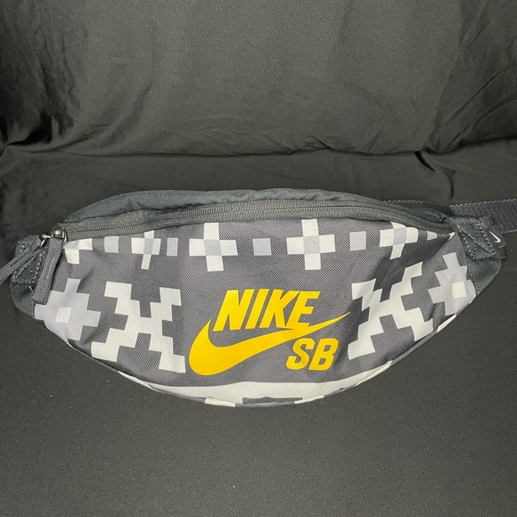 NIKE HERITAGE HIP PACK/ FANNY PACK